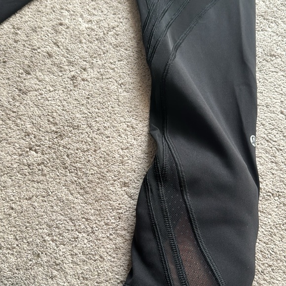 Lululemon cropped mesh detail leggings - Picture 5 of 6